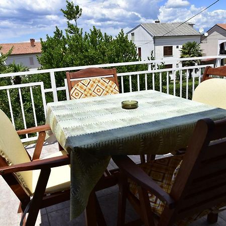 Apartment Palm Tree Малинска Екстериор снимка