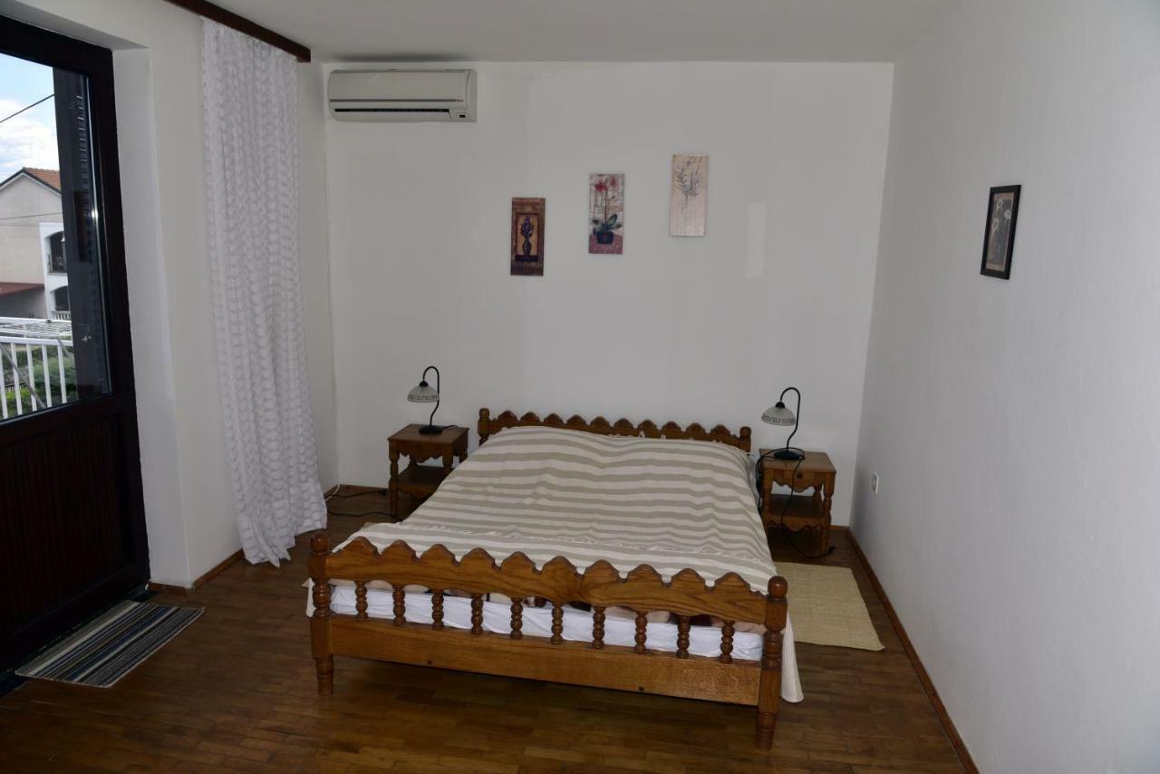 Apartment Palm Tree Малинска Екстериор снимка